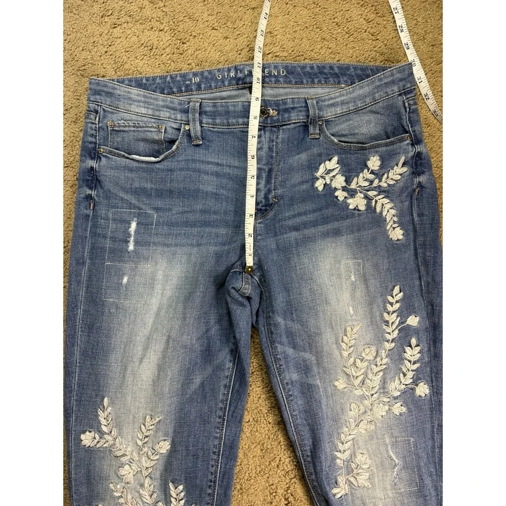 White House Black Market Girlfriend Jean Women 10 Floral Embroidery Mid Rise